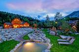 Badehaus und geothermischer Pool im Mount Princeton Hot Springs Resort von Chaffee County Visitors Bureau c/o get it across